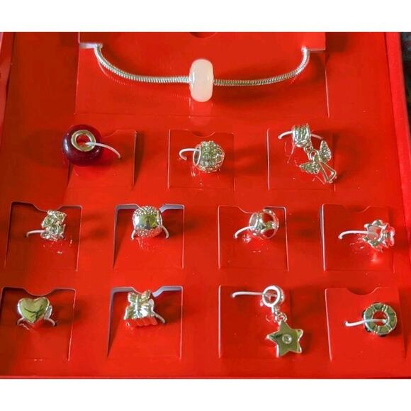 Avon 13 PC Silver Tone Cherished Memories Bracelet Set NIB - Picture 5 of 9